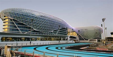 yas marina circuit location.